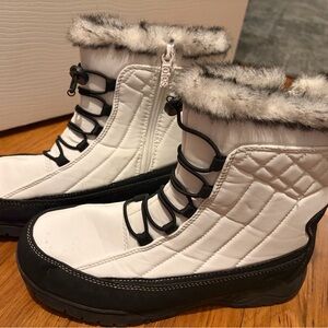 Totes Women's Black and White Quilted Winter Boots